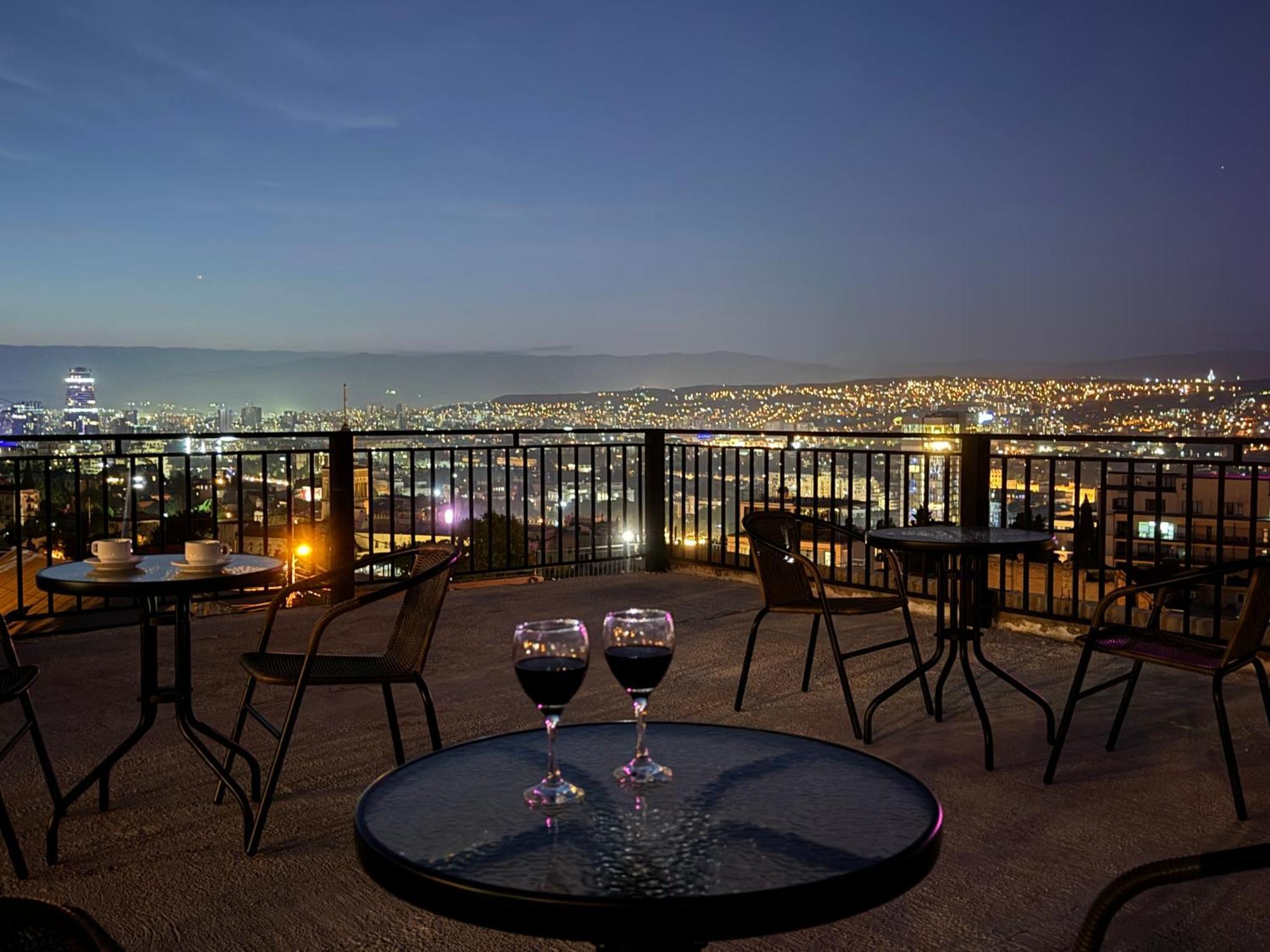 Brothers Apartments With Terrace In Old Tbilisi Exteriér fotografie